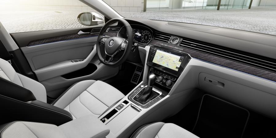Интерьер Volkswagen Arteon Elegance 2017 года  (WW) (фото 52 из 70)